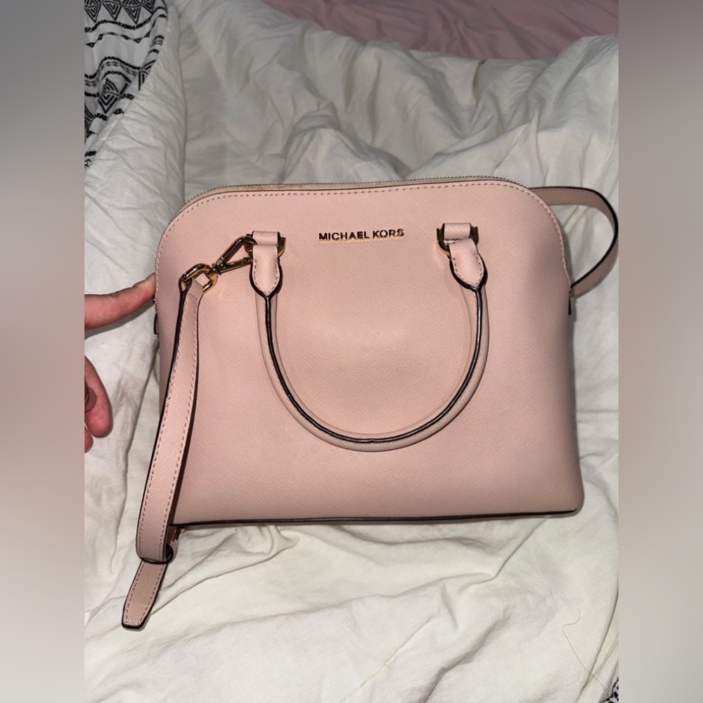 Micheal kors shoulder crossbody